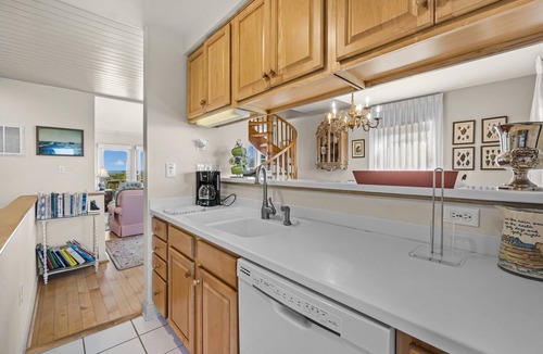 Duck House | 2381 - Peaceable Kingdom by the Sea - Sanderling Oceanfront Townhome w/Water Views