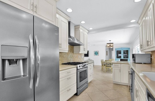 Harbor Village House | 2780 Managed By Brampton Park