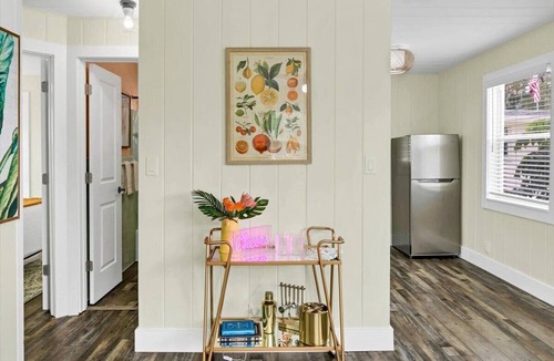 Safety Harbor House | 2BR Bungalow Walk DT Safety Harbor Pet Friendly!