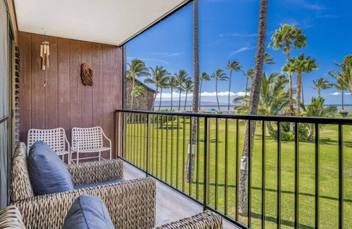 Kaunakakai Condo | 2BR Ocean View w/Lanai and Kitchen - Molokai Shores 217