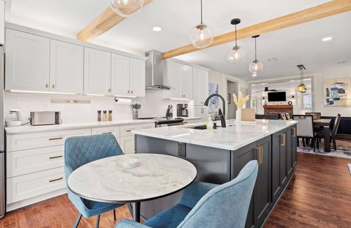 Marietta House | 3 King Beds|Pool|Fire Pit|Screen Porch|Work Spaces