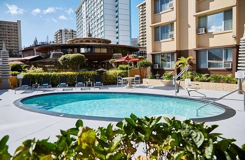 Ala Moana House | 3 Sleek Units in the Heart of Hawaii! Onsite Pool, Pet-Friendly Property