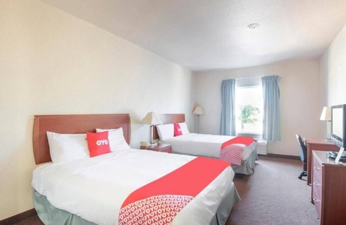 Clute Hotel | 4 Value-Driven Rooms Stay Perfect for Exploring Texas Attractions