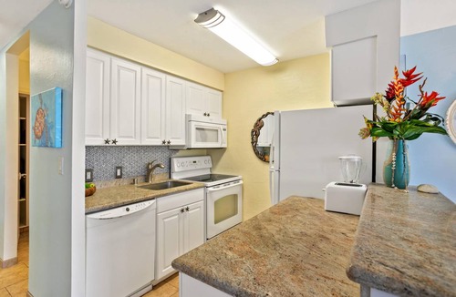 Historic Lahaina Front Street Apartment | 45 m² Studio flat ∙ 2 guests