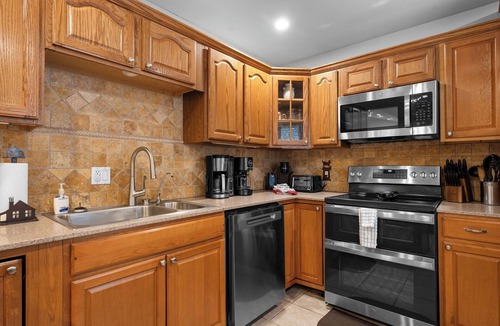 Ridgedale House | 4BR Table Rock Lakefront Lodge w/Hot Tub Sleeps 12 Near Branson Free Group Tickets