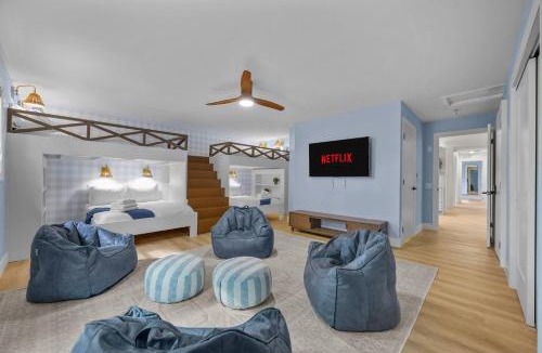 Seminole House | 5-Bedroom Family Resort - Pool - Pickleball - Mini Golf - Volleyball