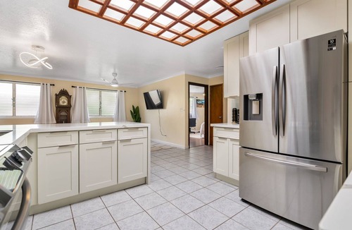 Ewa House | 5BR/3BA Ewa Beach Home - Sleeps 10, WiFi, A/C + Walk to Beach & Golf