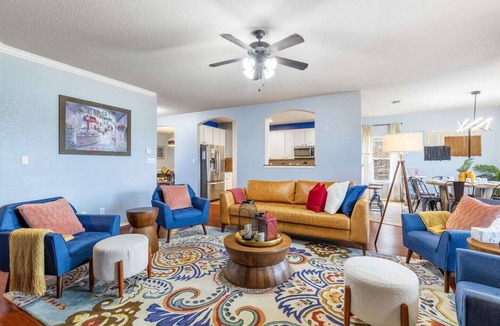 Cibolo House | 5BR Private Pool Home Sleeps 10 - Near San Antonio & Lackland