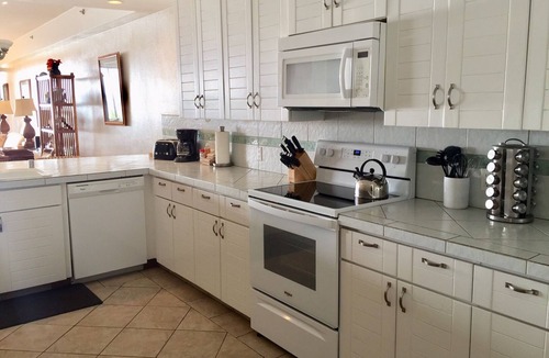 Kahana Condo | 5th Floor Oceanfront-Great Reviews-1 of the biggest condos on Maui-AC-Sleeps 10+