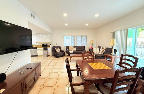Del Mar Heights Villa | 6BR 5BA Villa Hot Tub Steps to Beach Parking Pet Friendly - Del Mar