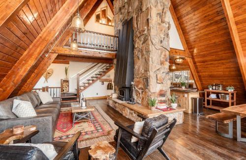 Sundance House | "A" Frame of Mind - 4 bed/3 bath, Close to Resort/Hiking, Hot Tub, Sauna, Views, Outdoor Fire Pit