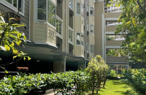 Waikiki Condo | A prime location in Waikiki with an EV parking