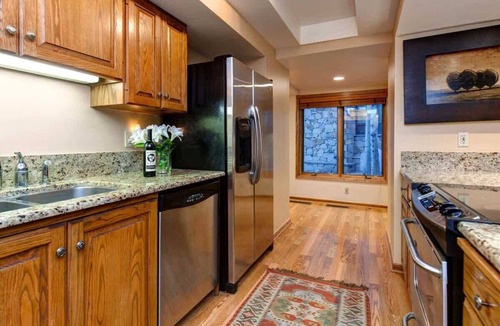 Deer Valley Condo | Abode on Stonebridge, hot tub, Deer Valley & Main Street, bunkroom