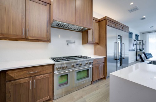 Tarrytown House | Above Contemporary I Luxury Services I Modern | 3Mi to Downtown I Pool/Spa