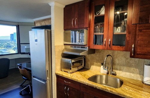 Waikiki Apartment | Absolutely Ocean View - Great Location - Legal - Free Parking