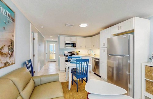 Holmes Beach Villa | Adorable beachfront villa rental in a great location with Gulf access right outside