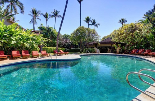 Historic Lahaina Front Street Apartment | Aina Nalu B106
