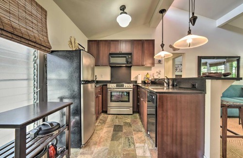 Historic Lahaina Front Street Apartment | Alluring Lahaina Condo with Walkable Location!