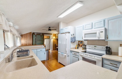 Ewa House | Amazing beachfront home on O'ahu's famous Ewa Beach! All inquiries welcome.