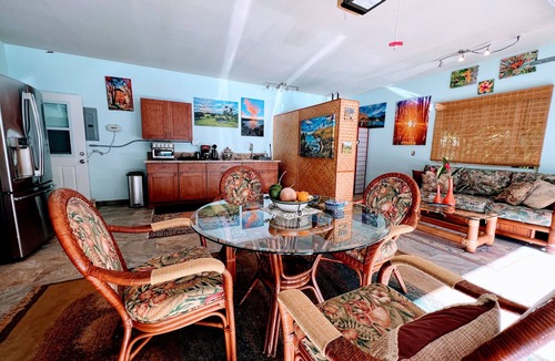 Hawi House | Amazing VIEWS, Spacious, Farmstead Living, Hosts with Aloha