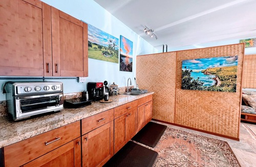 Hawi House | Amazing VIEWS, Spacious, Farmstead Living, Hosts with Aloha
