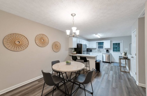 Smyrna Villa | ATH - Sleeps 4 - 2 Beds - Fenced/Pet friendly - CC6