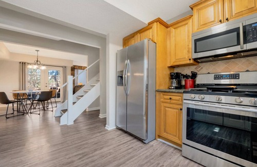 Marietta Villa | ATH - Sleeps 4 - 2 Beds - Pet friendly - Pam