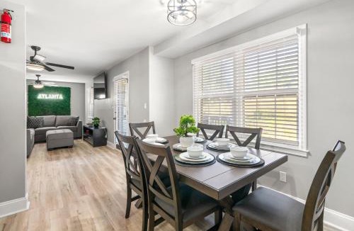 East Point Villa | Atlanta Elegant 6BR Home Perfect for Groups & Families sleeps 18