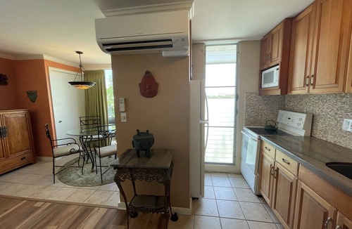 Diamond Head - Kapahulu - St. Louis Apartment | Available Oct 1st Near Beach, Great Views, Pool, Splitpac AC, Parking, Fast Wifi
