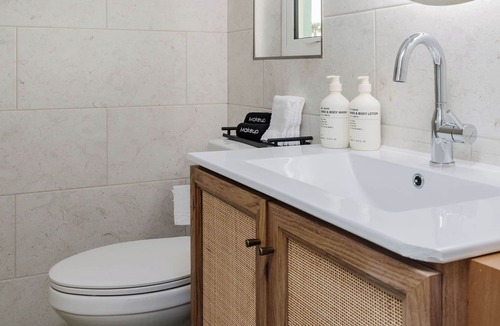 Vilano Beach Hotel | Aviles Double Full- 5 min walk to beach!