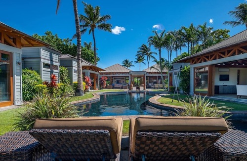 Kamuela House | Balinese-style home in Pauoa Beach Hawaii