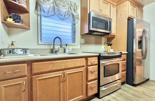 Ewa House | Beach house , ocean breeze, parking