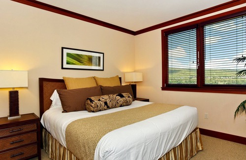 Ko Olina Villa | Beach Villa Penthouse 2 Bed, 2 Bath Oceanview (O-1004)
