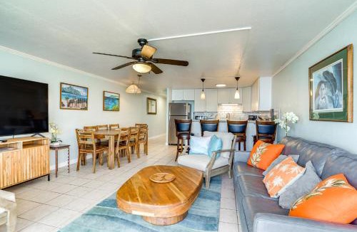 Punaluu Apartment | Beachfront Penthouse with 3 Lanais on Oahu!