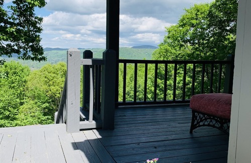 Brevard House | Bear's Rest, LONG RANGE MNT VIEWS! BIG COMFY DECK