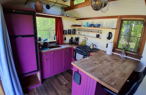 Addison House | Beautiful custom tiny home 20 min from Middlebury!