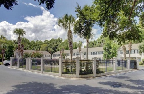 Demere Park Villa | Beautiful Vacation Villa - Beach, Parks, Village