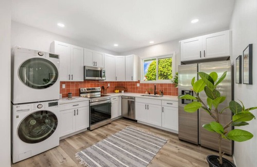 Wahiawa House | Beautifully Remodeled 3/2 space in Wahiawa Heights