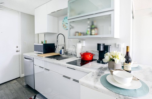 Kaka'ako Condo | Beautifully Upgraded Studio Close to Waikiki Beach