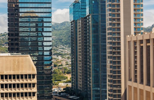 Downtown Honolulu Condo | Bishop Suites at Executive Centre, 1-Bedroom Mountain View Suite + Full Kitchen