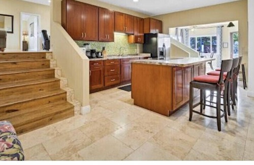 Kaimuki Apartment | Blue house (Main floor) 5 bedrooms 2.5 baths