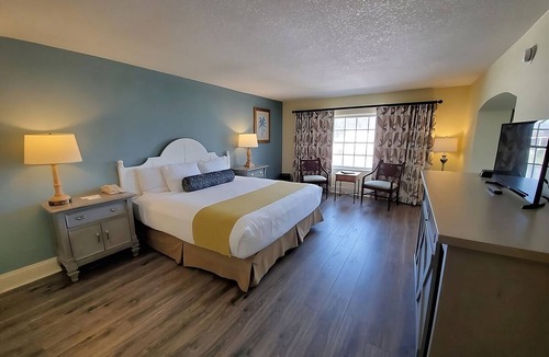 Crystal River Hotel | Boating, Kayaking & Manatee Experiences | Plantation Resort