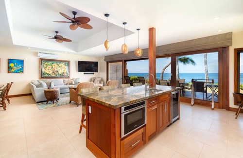 Downtown Lahaina Condo | Breathtaking Oceanfront 5 bedroom - Puamana 150-1