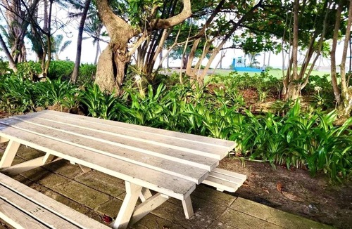 Punaluu Condo | Breezy Beachfront Getaway w180 degree Oceanview
