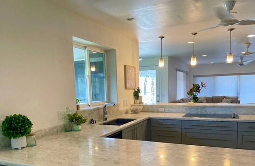 Kailua House | Breezy Beachfront, Ocean-View Paradise