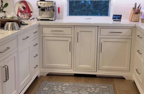 Silver Beach Cottage | Bright & Charming Lakefront Cottage on Mullett Lake with Pickleball