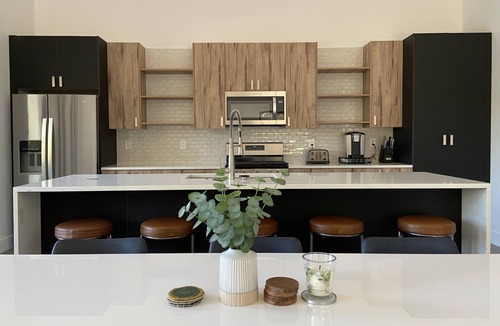 Stevensville House | Bright & Modern Home: Heated Pool Open 5/20-10/4