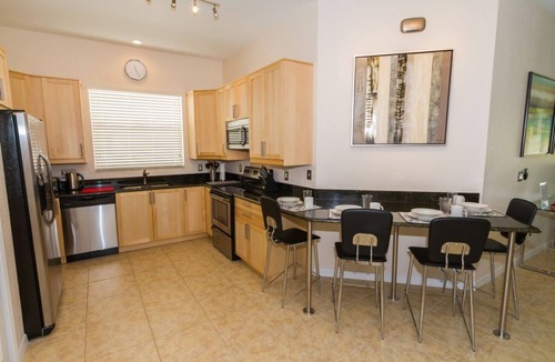 Highlands Reserve Villa | ✨Bright & Spacious 4‑Bedroom Villa with Private Heated Pool—Minutes from Disney!