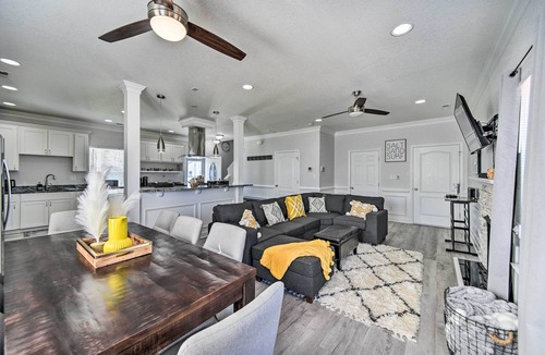 Buckroe Beach Cottage | Buckroe Family Home: Walk to the Beach!