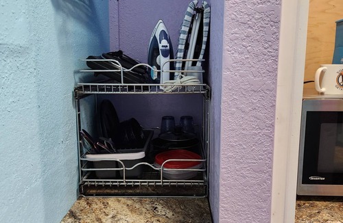 Wailuku Apartment | Budget Downtown Studio-G w/Queen Bed, Micro-Kitchen AC, WIFI & 4 free Streamers